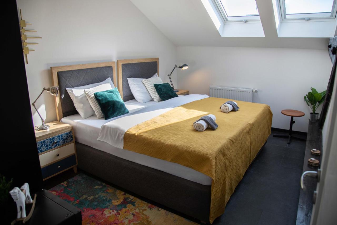 Kvaternik Square Rooms 자그레브 외부 사진