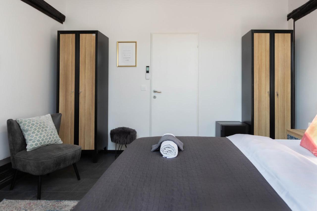 Kvaternik Square Rooms 자그레브 외부 사진