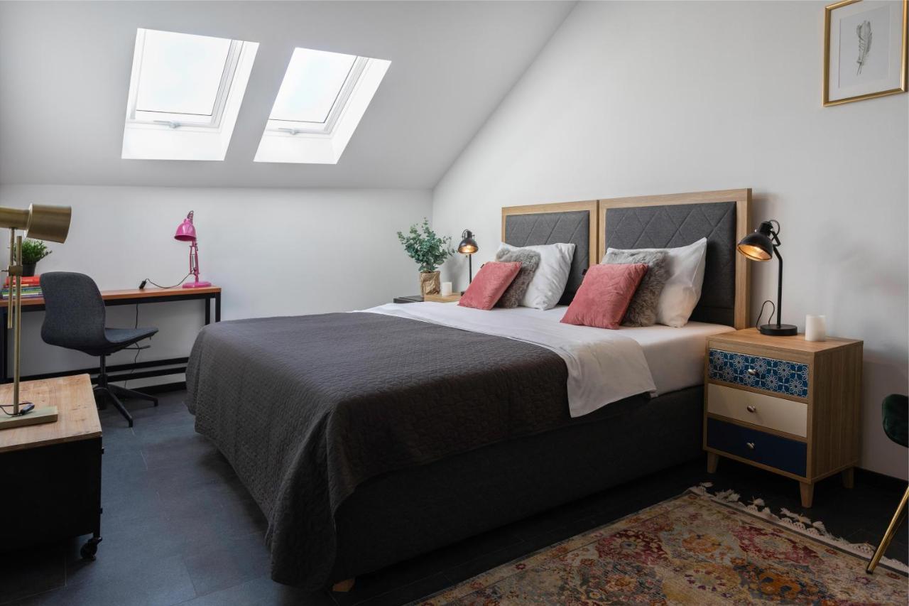 Kvaternik Square Rooms 자그레브 외부 사진